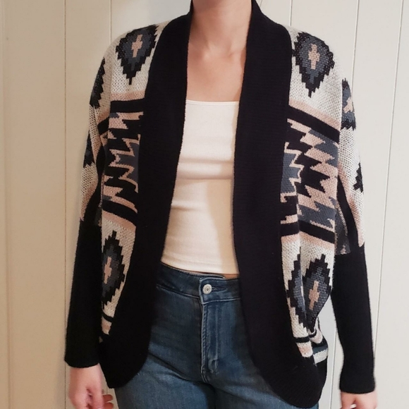 Charlotte Russe Aztec Pattern Cardigan - Picture 5 of 5